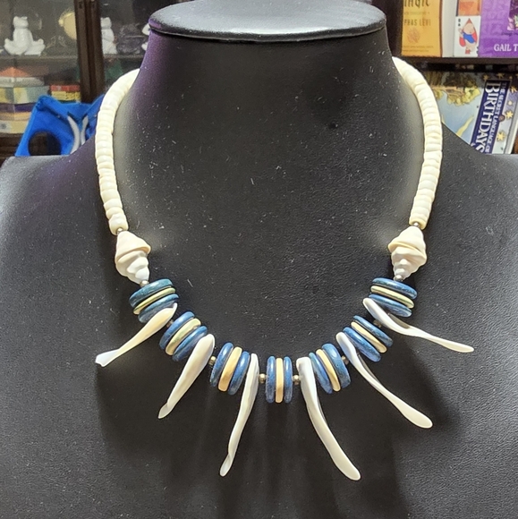 Handmade Puka Shell Necklace L4 - Picture 1 of 3